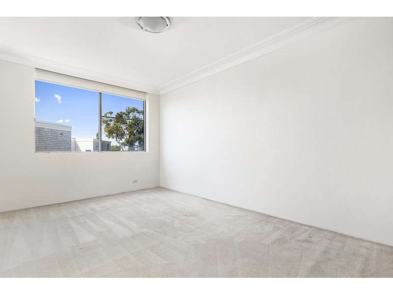 8/8 Bortfield Drive, Chiswick NSW 2046