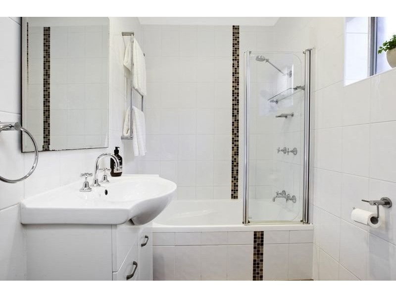 33 Nelson Road, North Strathfield NSW 2137