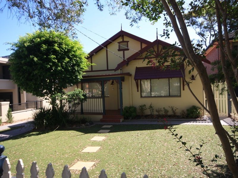 8 Riverview Street, Concord NSW 2137