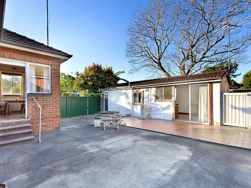 85 The Crescent, Homebush West NSW 2140