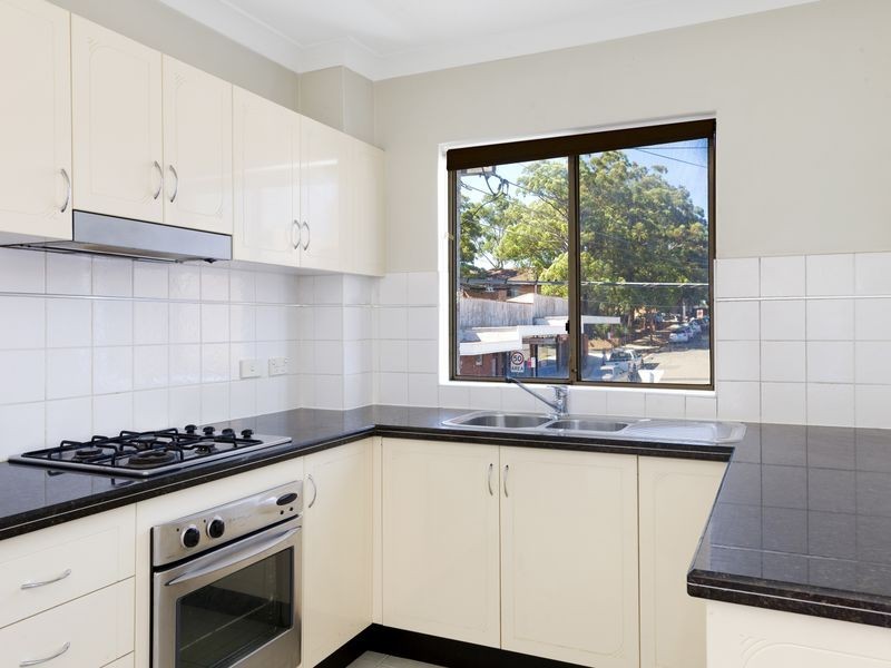 2/23-27 Amy Street, Regents Park NSW 2143