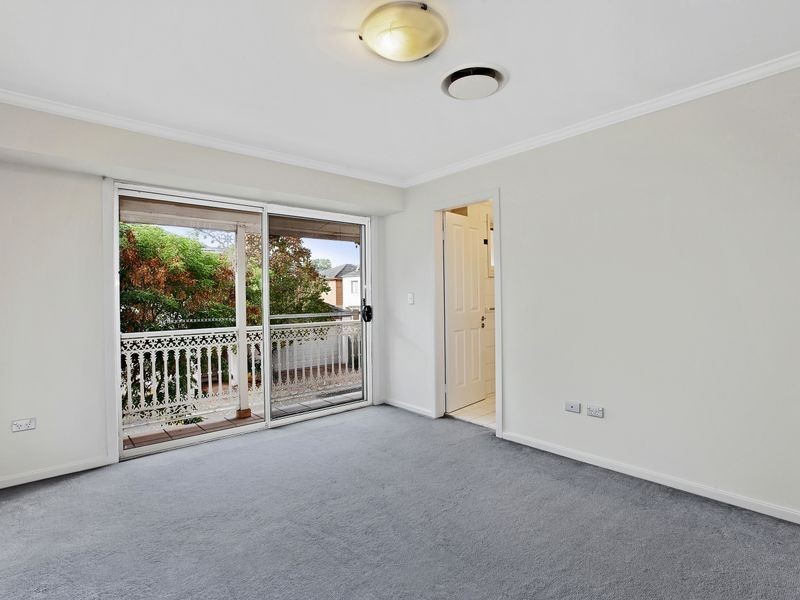 4 Charlton Drive, Rhodes NSW 2138