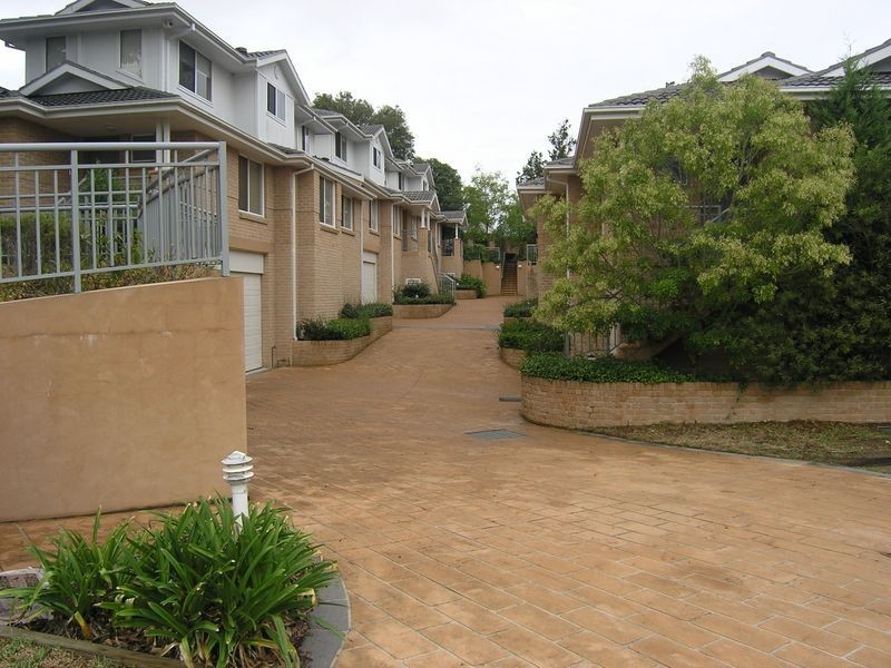 2/61 Chelsea Avenue, Baulkham Hills NSW 2153