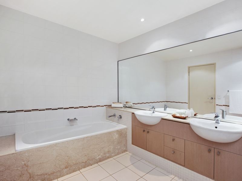 13/18 Admiralty Drive, Breakfast Point NSW 2137