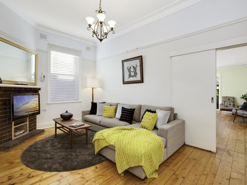 33 Nelson Road, North Strathfield NSW 2137