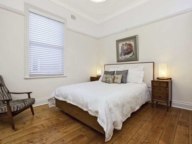 33 Nelson Road, North Strathfield NSW 2137