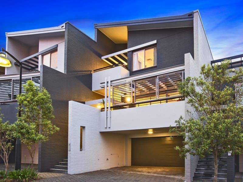 25 Edgewood Crescent, Cabarita NSW 2137