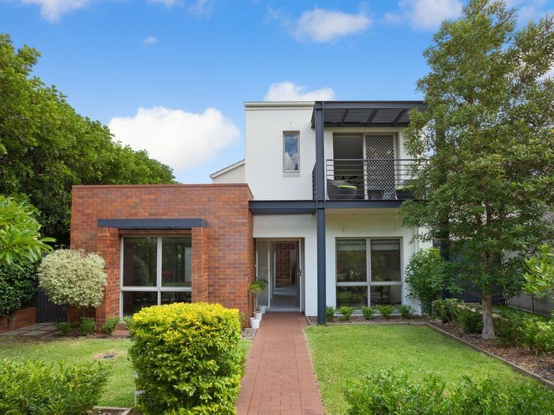 8 Theile Avenue, Newington NSW 2127