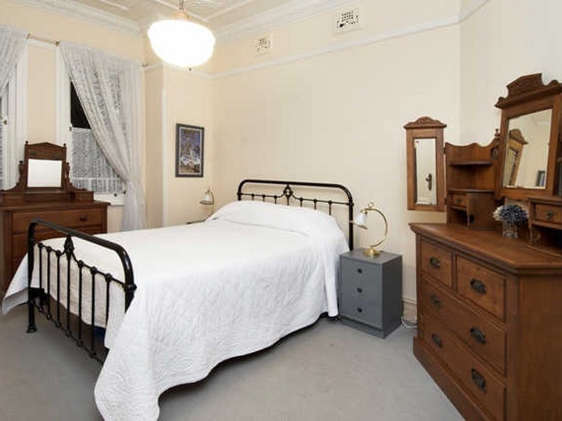 2 Llewellyn, Rhodes NSW 2138