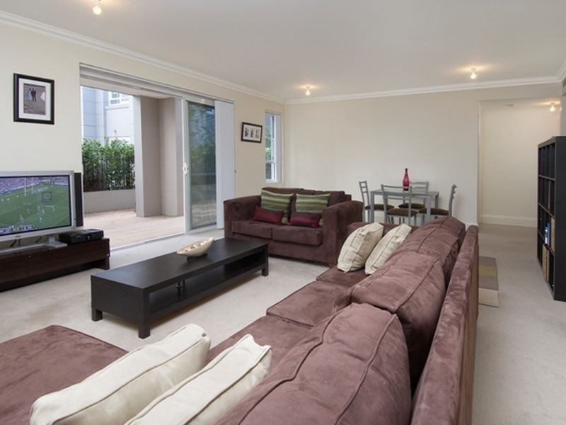 10/3 Magnolia Drive, Breakfast Point NSW 2137