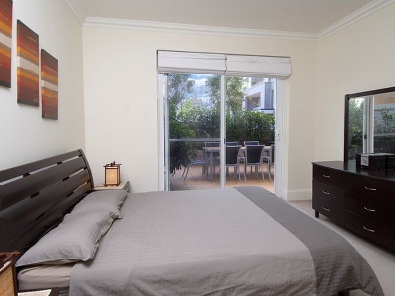 10/3 Magnolia Drive, Breakfast Point NSW 2137