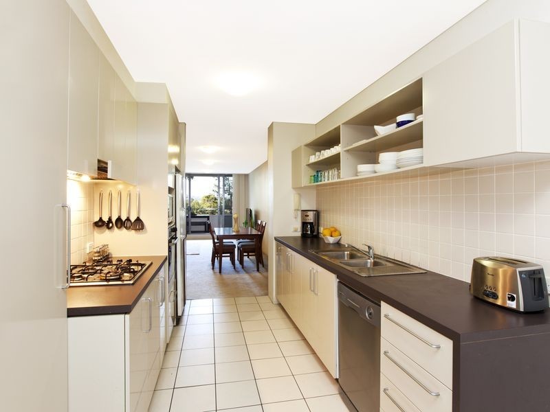 10/3 – 5 Blaxland Avenue, Newington NSW 2127