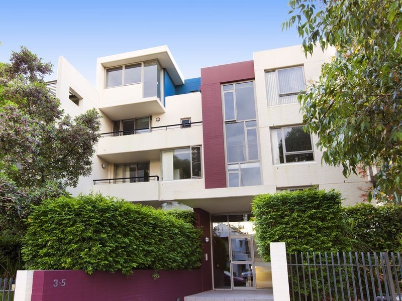 10/3 – 5 Blaxland Avenue, Newington NSW 2127