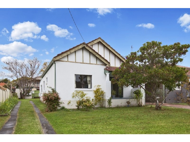 8 Bishop Street, Cabarita NSW 2137