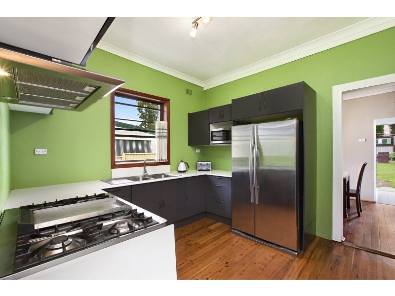 8 Bishop Street, Cabarita NSW 2137