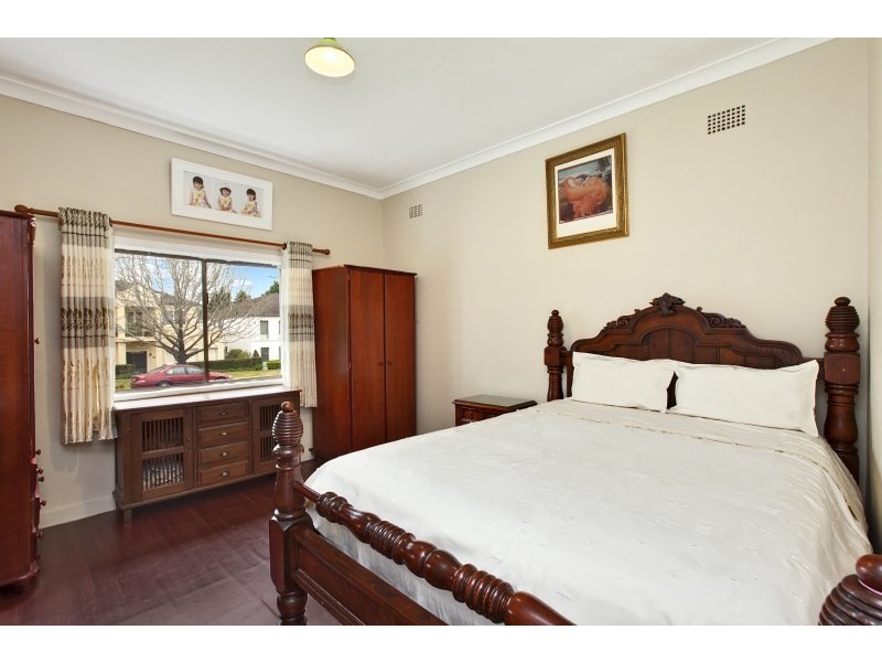 8 Bishop Street, Cabarita NSW 2137