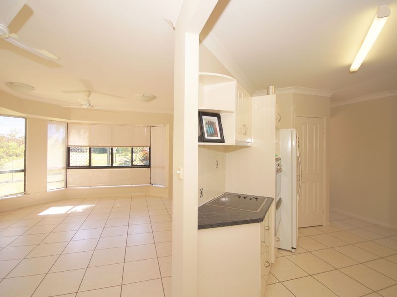 3 Acacia Cl, Tully Heads QLD 4854