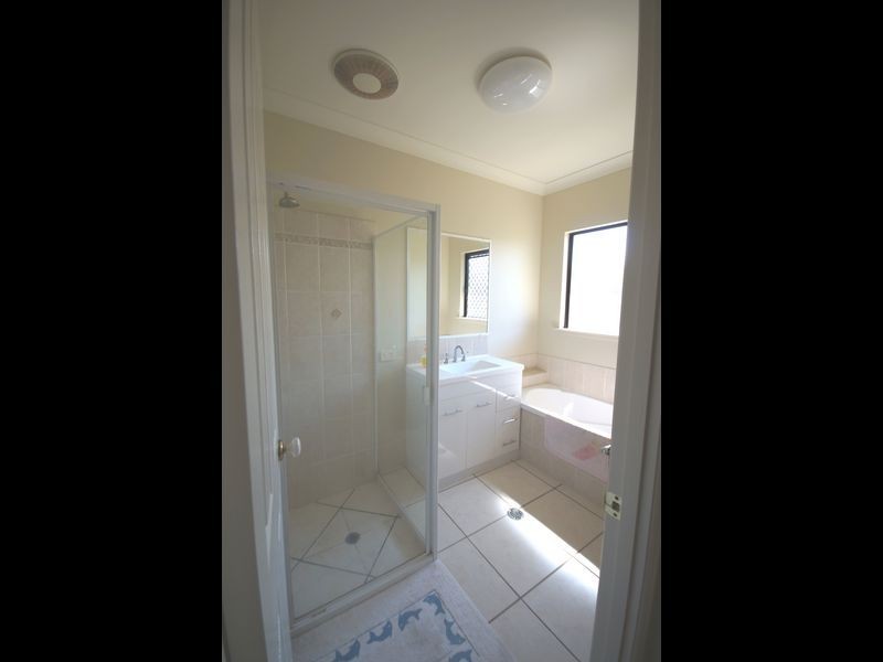 3 Acacia Cl, Tully Heads QLD 4854