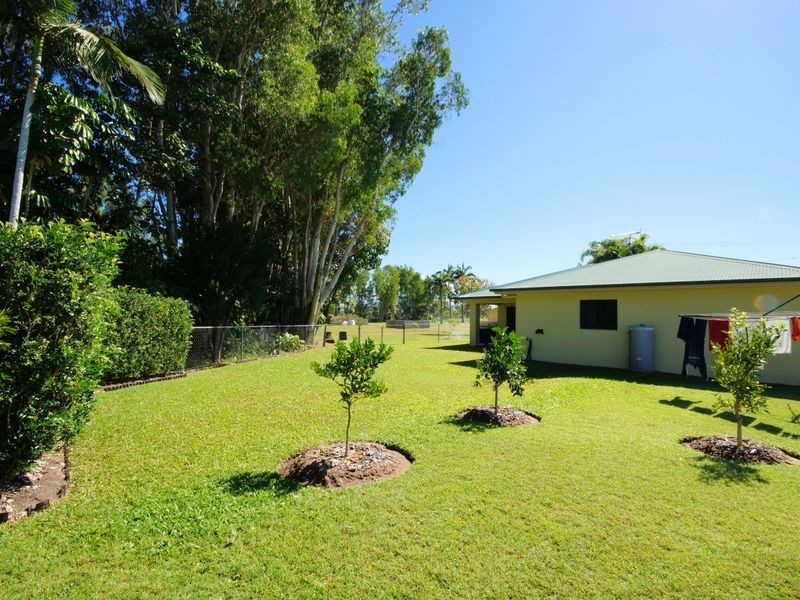 3 Acacia Cl, Tully Heads QLD 4854