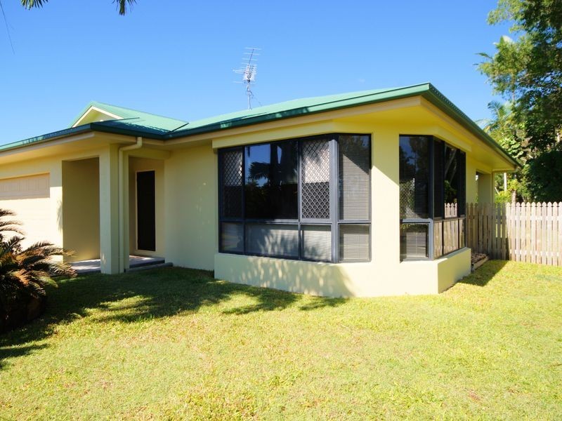 3 Acacia Cl, Tully Heads QLD 4854