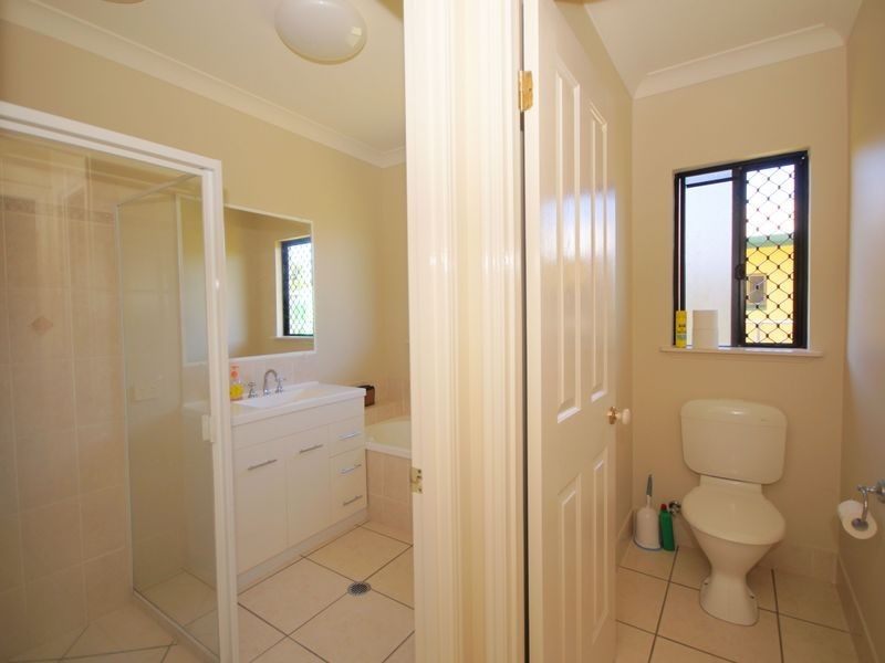 3 Acacia Cl, Tully Heads QLD 4854