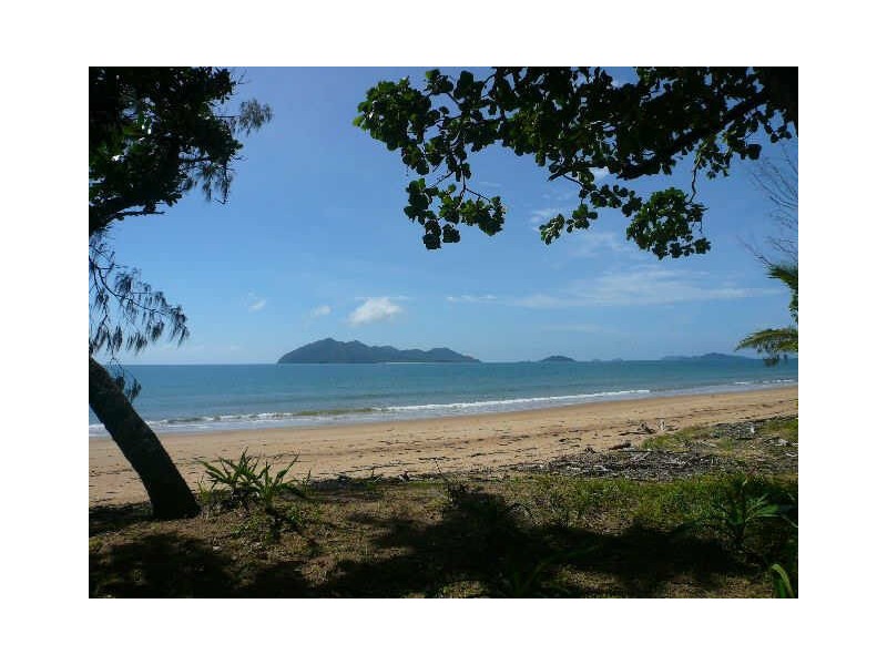 Bingil Bay QLD 4852