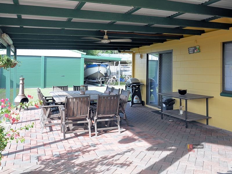 1 Acacia Close, Tully Heads QLD 4854