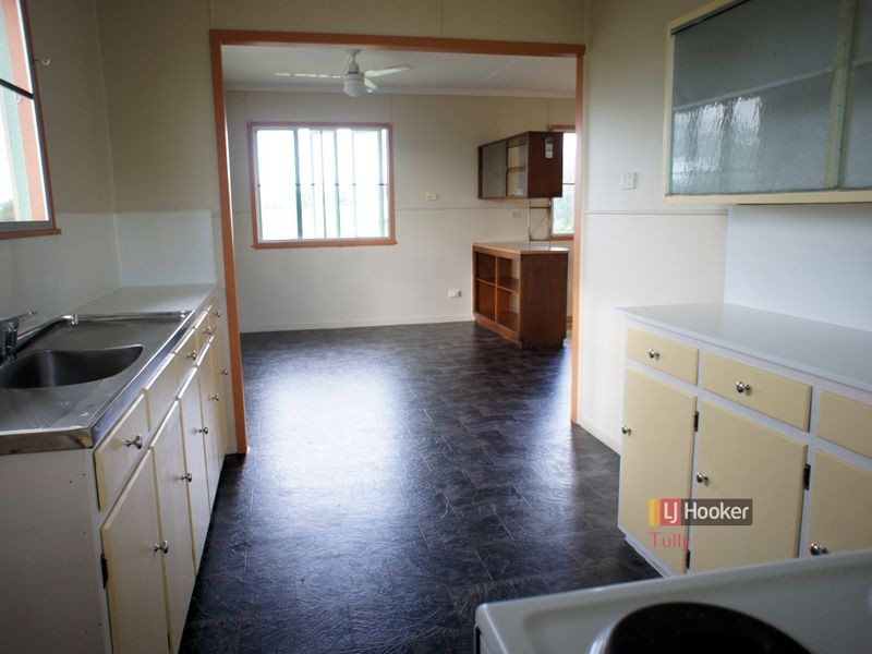 24 Theodore Street, Tully QLD 4854