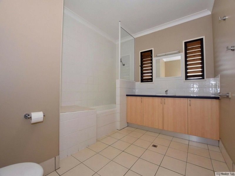 71 Murray Street, Tully QLD 4854