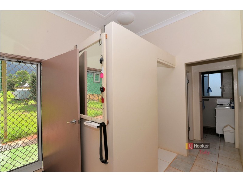 5 McDonald Street, Tully QLD 4854