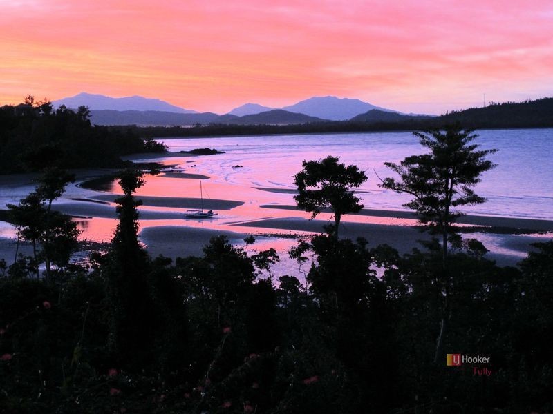 4 Garners Beach Road, Bingil Bay QLD 4852