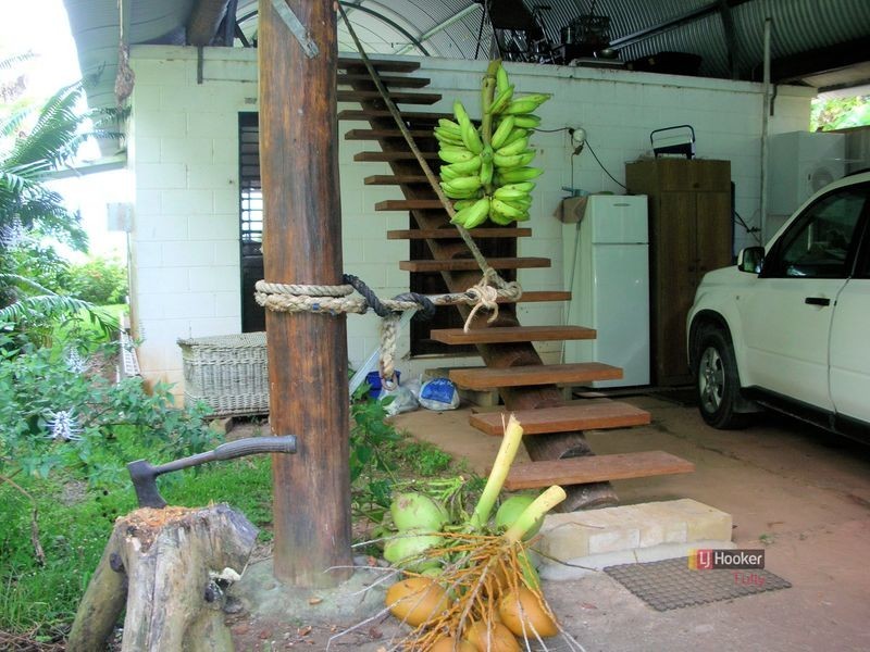 4 Garners Beach Road, Bingil Bay QLD 4852