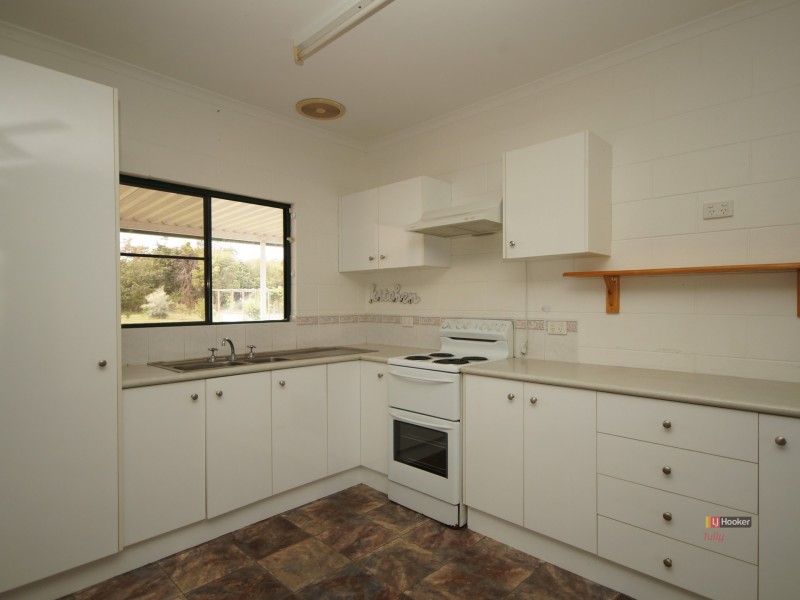 14 Muir Street, Tully Heads QLD 4854