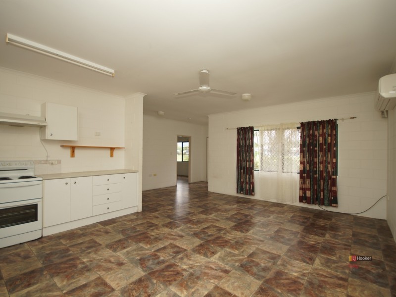 14 Muir Street, Tully Heads QLD 4854