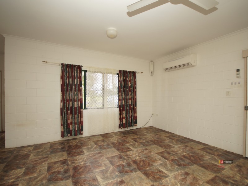 14 Muir Street, Tully Heads QLD 4854