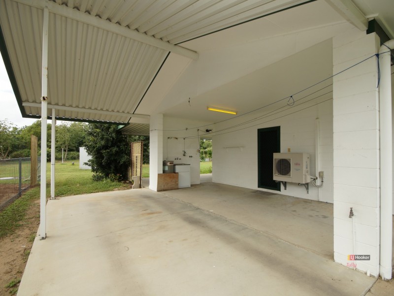 14 Muir Street, Tully Heads QLD 4854