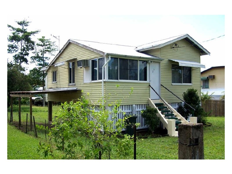 18 Webb Street, Tully QLD 4854