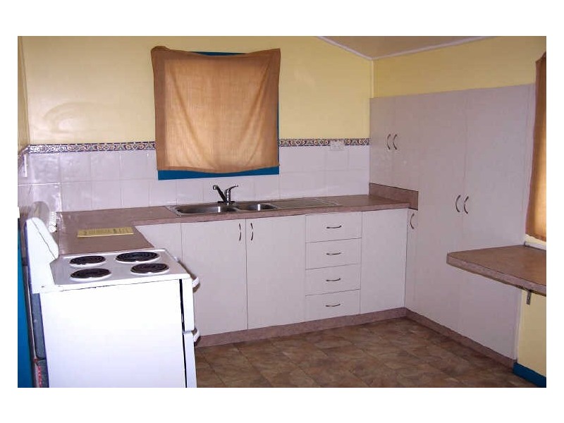 18 Webb Street, Tully QLD 4854