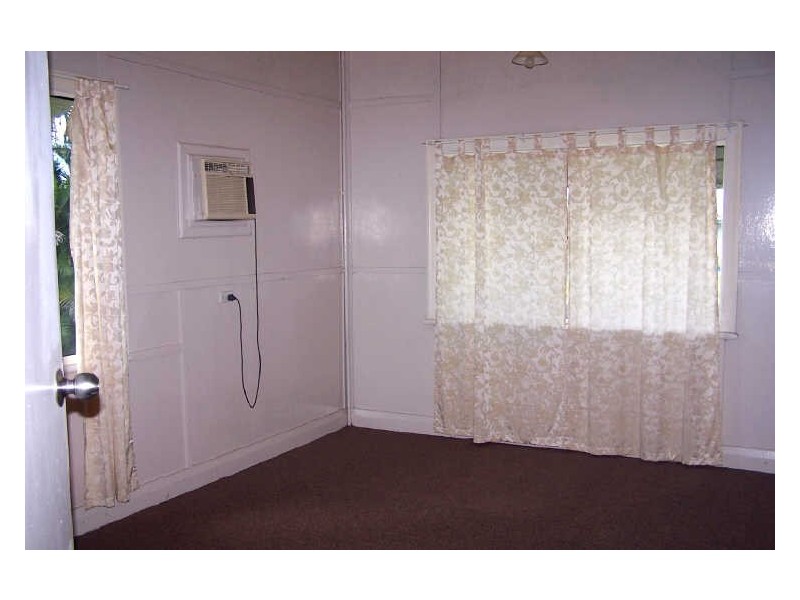 18 Webb Street, Tully QLD 4854