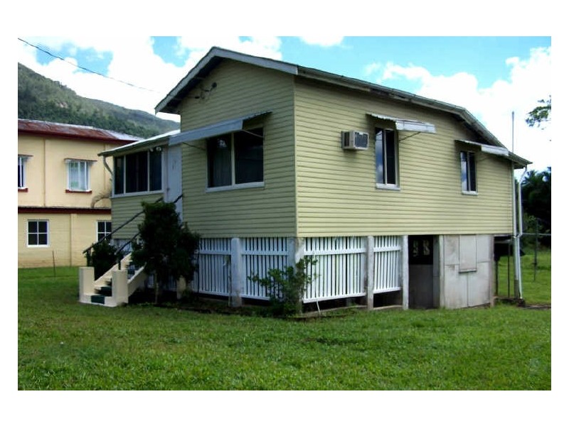 18 Webb Street, Tully QLD 4854