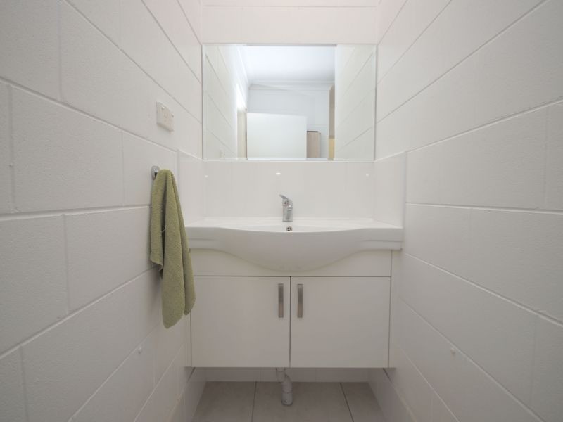 2/1 Black Street, Tully QLD 4854