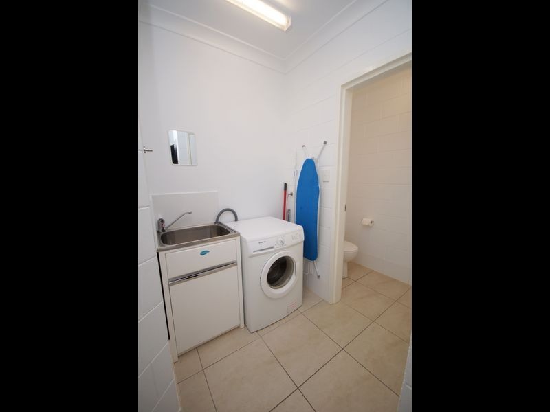 2/1 Black Street, Tully QLD 4854