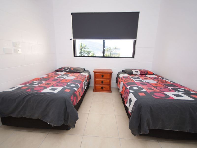 2/1 Black Street, Tully QLD 4854