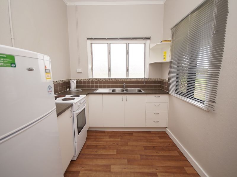 4/4 Campbell Street, Tully QLD 4854