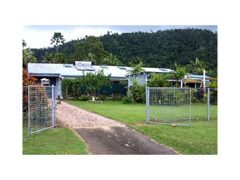 Bingil Bay QLD 4852