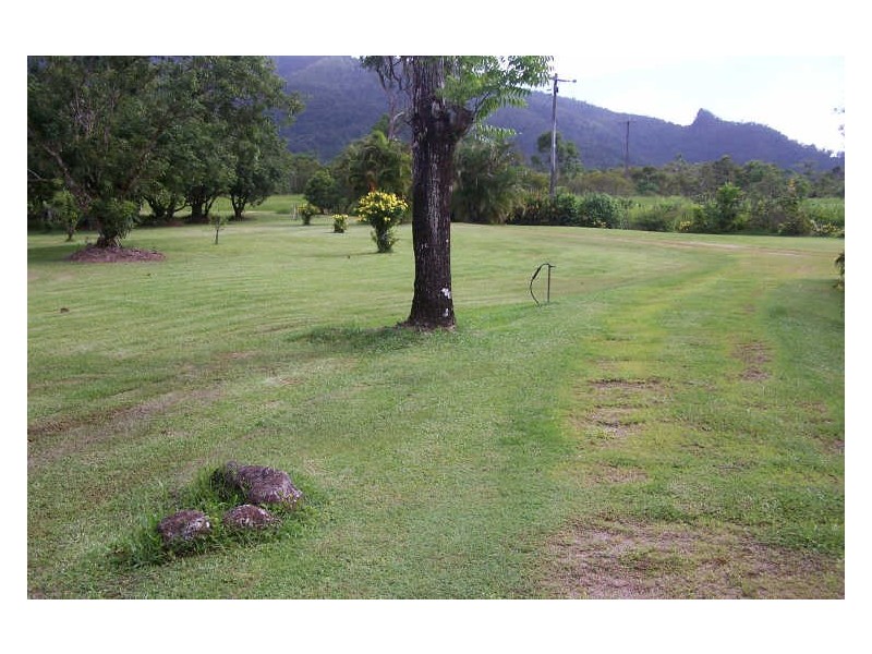 L4 Cassowary Drive, Tully QLD 4854
