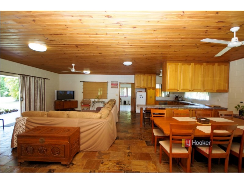 56 Bamber Street, Tully QLD 4854