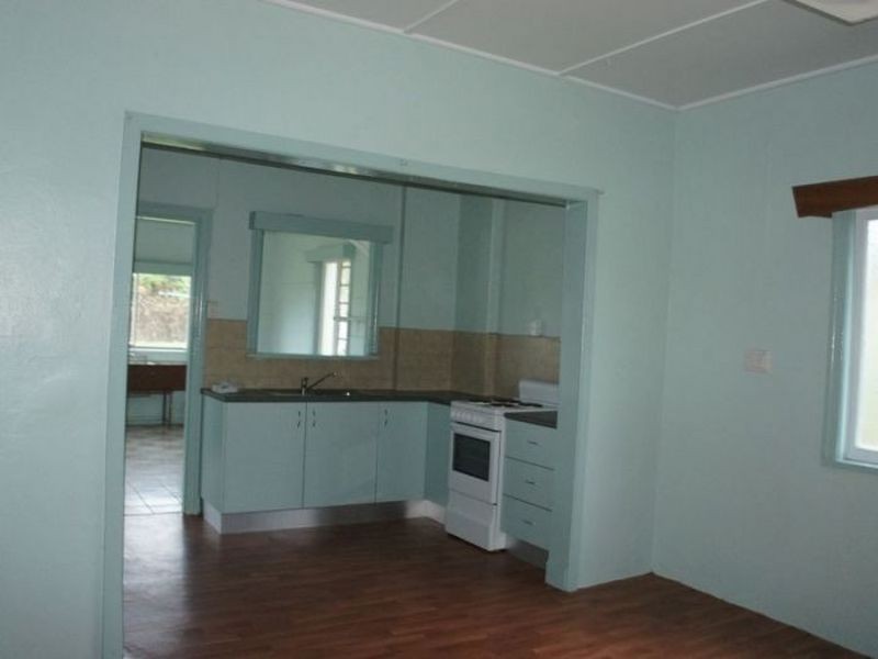 2/9 Thurles, Tully QLD 4854