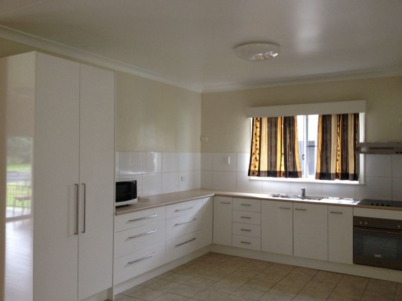 5 Vaughan Street, Tully QLD 4854