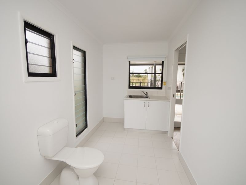 27 Taylor Street, Tully Heads QLD 4854